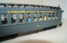 On3 Colorado & Southern 34' Coach #75 with Passengers